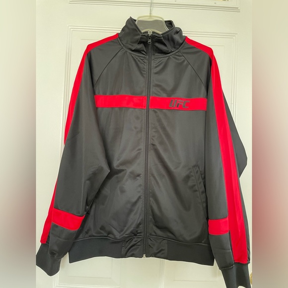 UFC JACKET New without tags! SIZE large - Picture 2 of 4